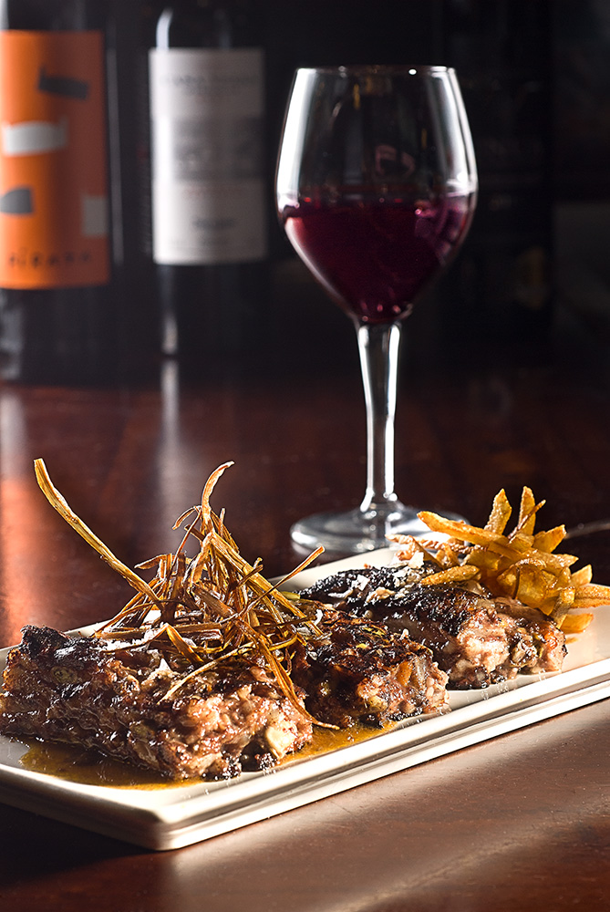 pies de cerdo con morcilla de cebolla